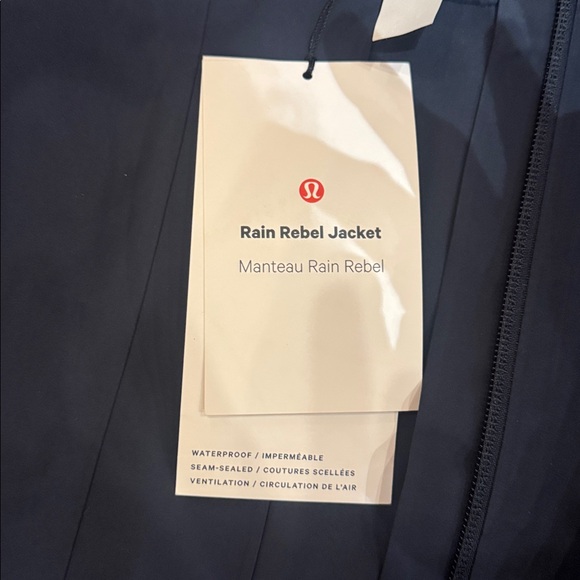 Lululemon Rain Rebel Jacket- True Navy, size 6 - Picture 6 of 8
